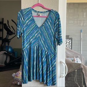 Dana Bachman flowing blue/green striped V-Neck shirt sleeves. Size Large